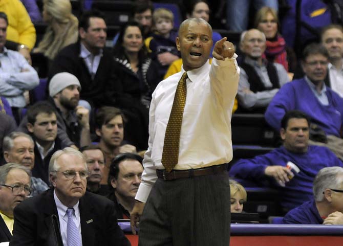 LSU basketball head coach Johnny Jones directs his team Tuesday Jan. 7, 2014 during the Tigers' 50-68 loss to Tennessee in the PMAC.