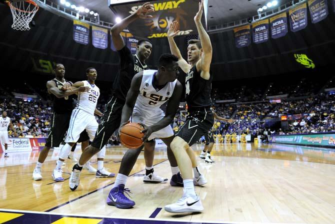 O'Bryant powers Tigers past Vanderbilt 81-58