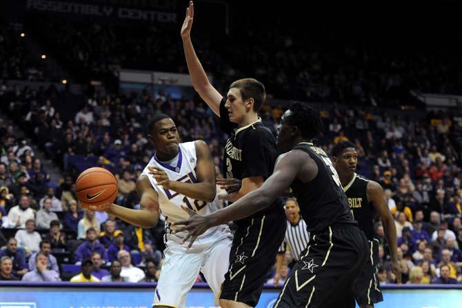 O'Bryant powers Tigers past Vanderbilt 81-58