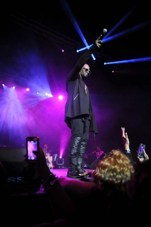 R. Kelly performs Thursday night, February 13, 2014 downtown at the Baton Rouge River Center.