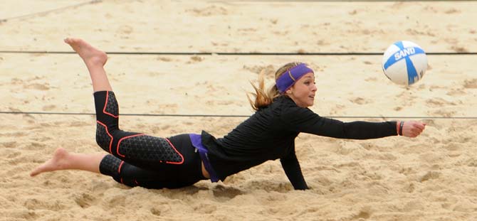 Enter The Pit: Sand volleyball team prepares for inaugural season