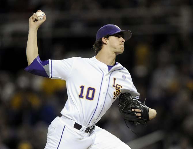 Stout pitching powers LSU past UNO