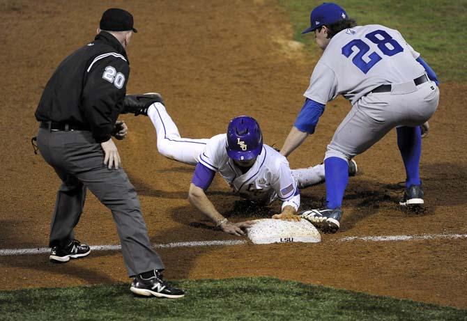 Stout pitching powers LSU past UNO