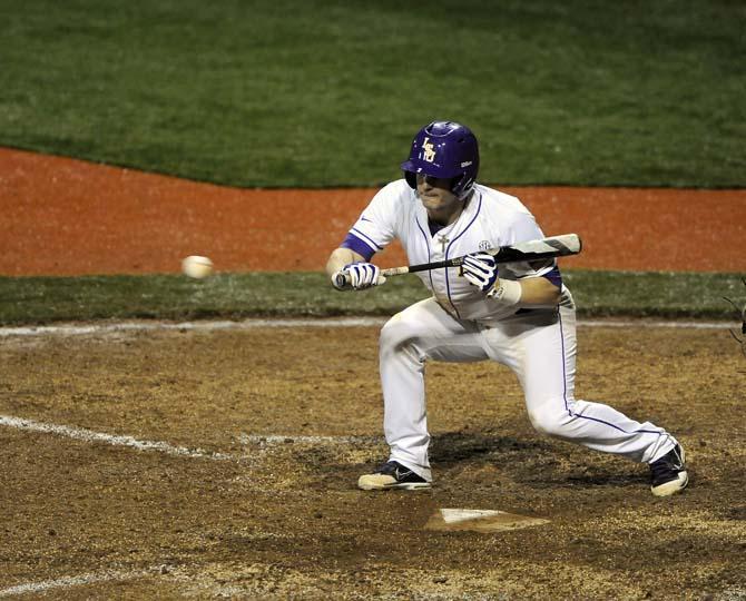 Stout pitching powers LSU past UNO