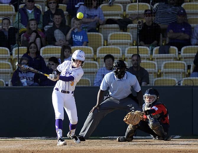 Softball: Tigers travel to Mary Nutter Classic