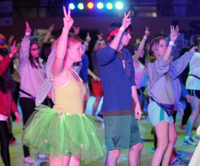 Students dance to raise money for local hospital