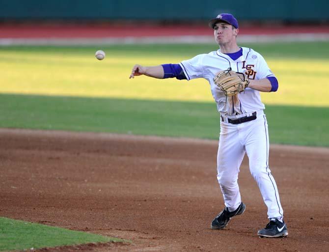 LSU sophomore second baseman Alex Bregman (8) throws a ball Friday, Jan. 31, 2014 during a scrimmage at Alex Box Stadium.