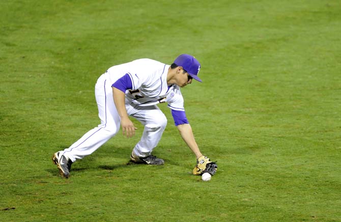 Stout pitching powers LSU past UNO