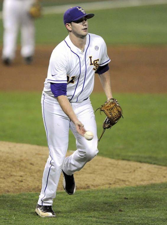 Stout pitching powers LSU past UNO