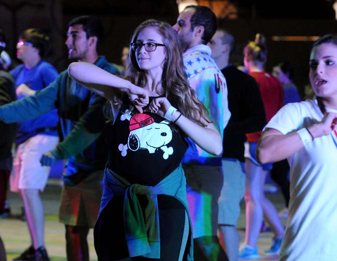 Students dance to raise money for local hospital