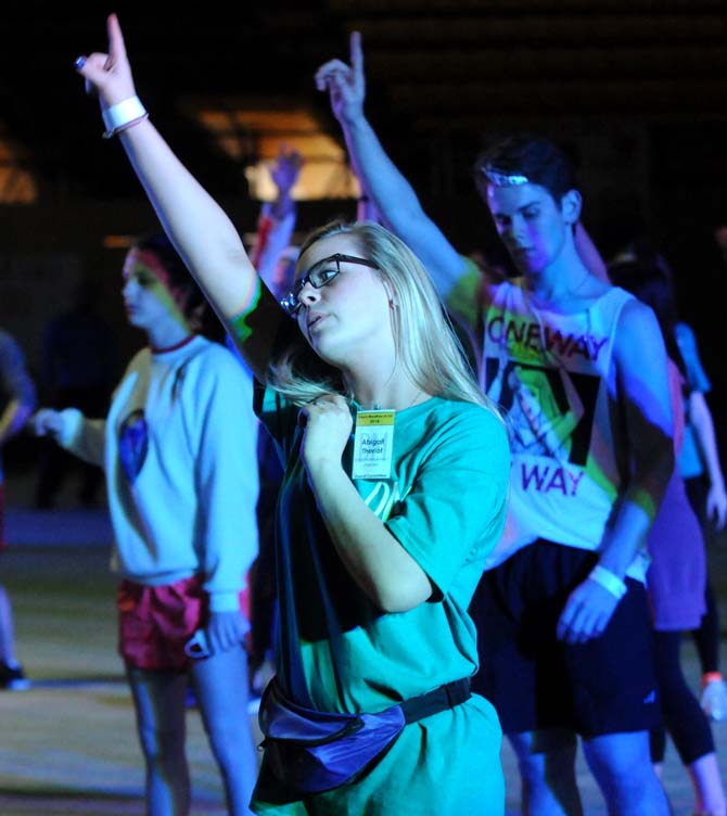 Students dance to raise money for local hospital