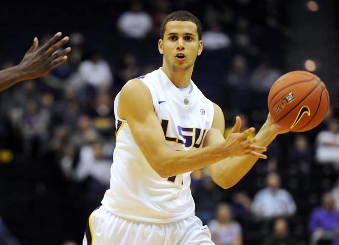 Shane Hammink, LSU freshman forward, prepares to pass the ball Tuesday, Nov. 20, during the LSU vs. Northwestern State game.