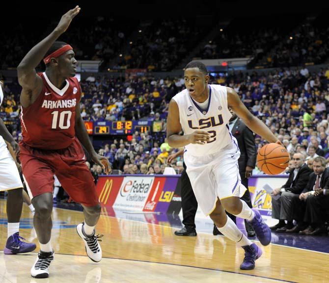 Men's Basketball: Mickey, O'Bryant lead LSU past Arkansas