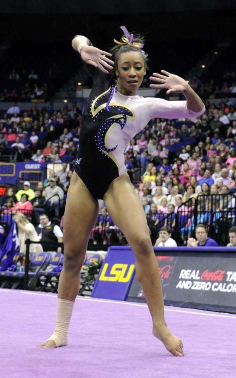 LSU defeats NC State despite off night