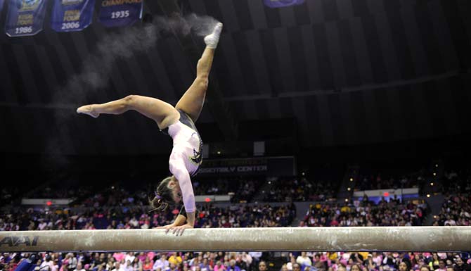 LSU defeats NC State despite off night