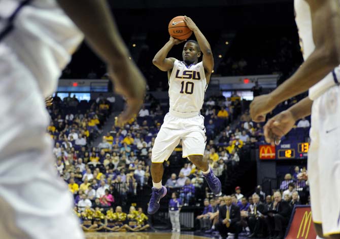 LSU senior forward Andre Stringer (10) prepares to shoot the ball during the Tigers' 61-69 loss to Georgia in the PMAC.