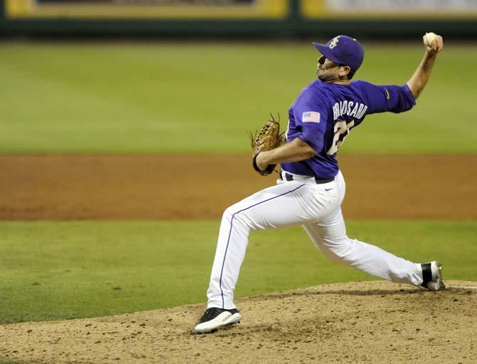 Seventh-inning rally sparks 4-2 LSU comeback win against Purdue