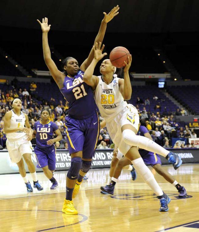 Lady Tigers come from behind to upset West Virginia, 76-67