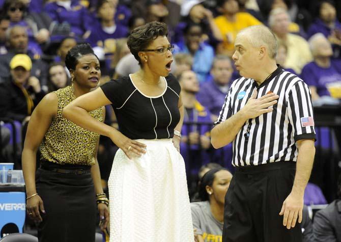 Lady Tigers come from behind to upset West Virginia, 76-67