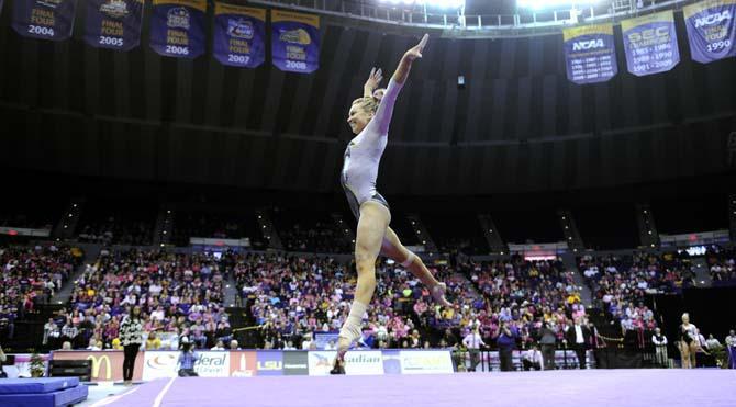 LSU defeats NC State despite off night