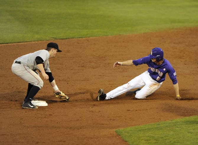 Poche' dominates Bulldogs in 2-1 victory Saturday night