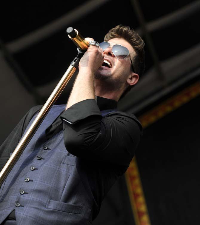 Robin Thicke performs Saturday, April 26, 2014, during the 2014 New Orleans Jazz and Heratige Fesitval in New Orleans.