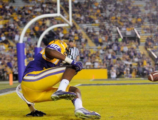 LSU freshman wide receiver D.J. Chark (82) misses a toss in the north end zone in Tiger Stadium Saturday, September 27, 2014. Tigers won 63-7 against NMSU.