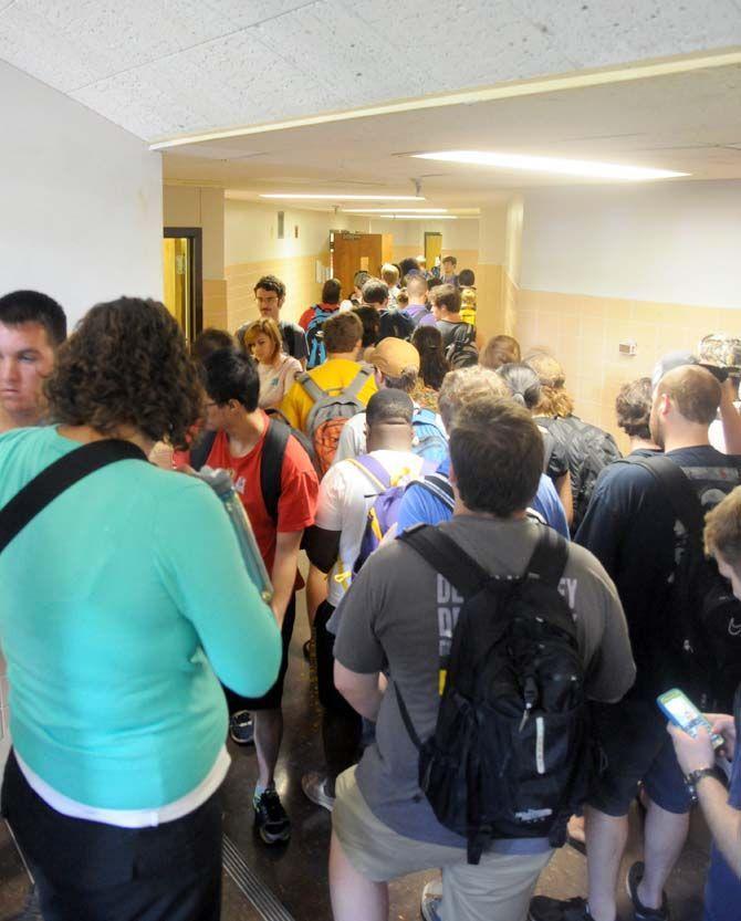 LSU students crowd the halls of the Lockett basement Tueday, attempting to get to class on time.