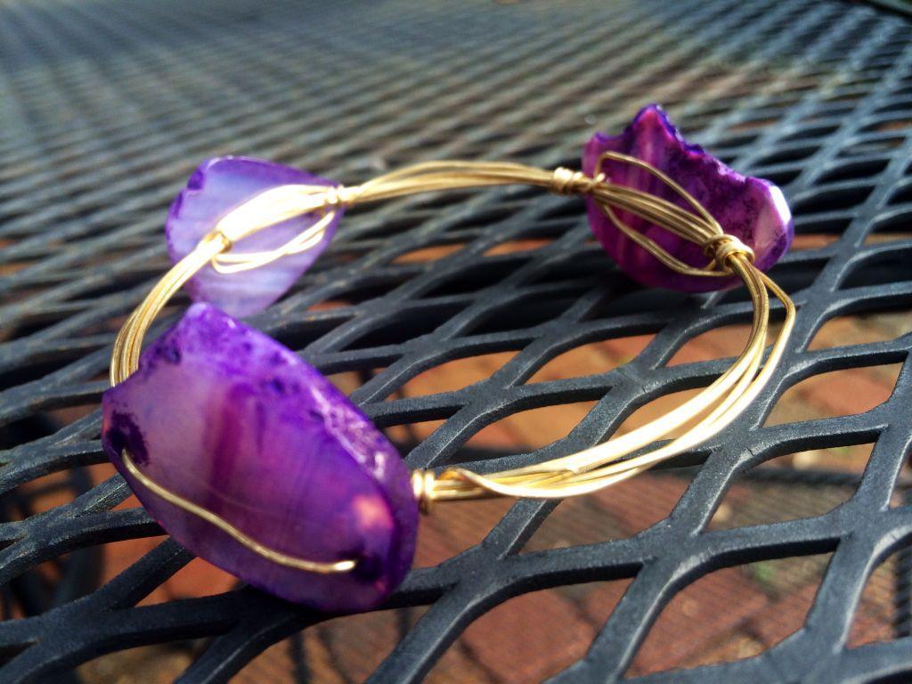 University alumna starts homemade jewelry company