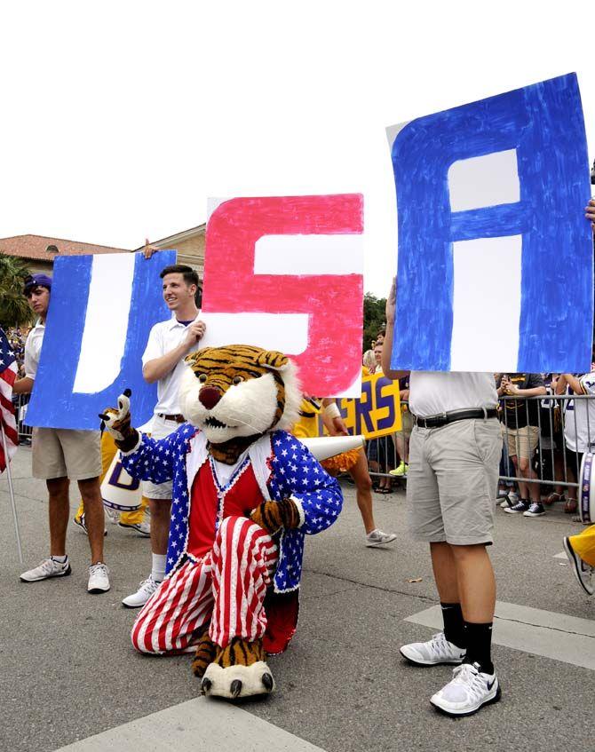 Mike the tiger hypes up the crowd before the LSU game on Saturday, September 13th, 2014.