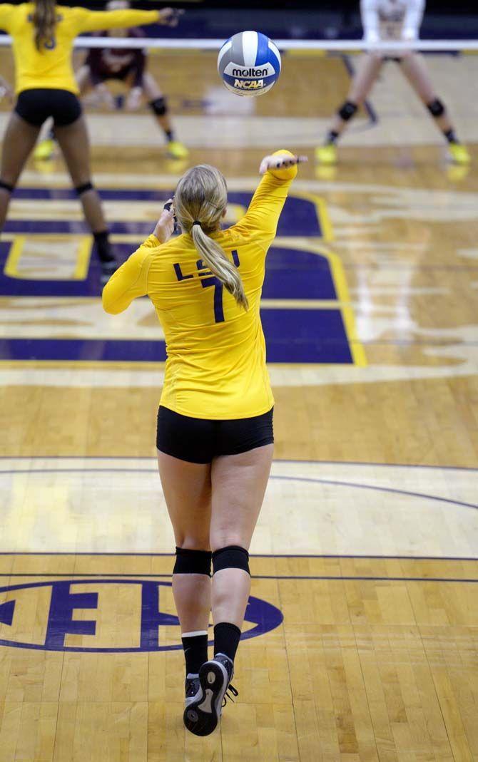 LSU junior outside hitter Kaite Lindelow (7) serves the ball Wednesday in the PMAC where LSU won 3-0 against Mississippi State.