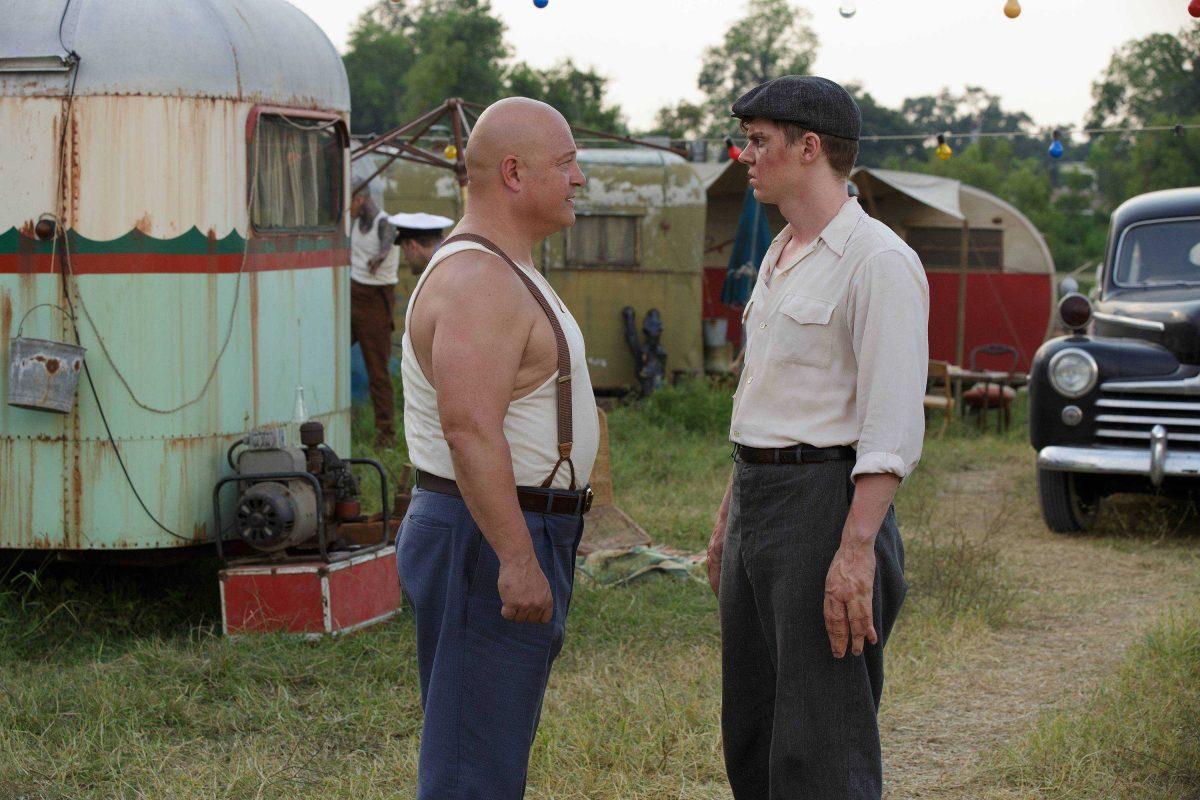 AMERICAN HORROR STORY: FREAK SHOW "Massacres and Matinees"- Episode 402 (Airs Wednesday, October 15, 10:00 PM e/p) --Pictured: (L-R) Michael Chiklis as Dell Toledo, Evan Peters as Jimmy Darling. CR: Michele K. Short/FX