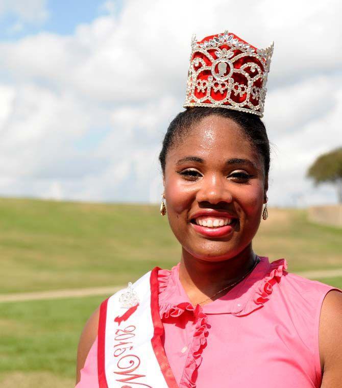 Kamah Asha Wilson (middle) from 2015 Our Little Miss World's Universal Girl poses at the National Eating Disorder Association (NEDA) walk at the Riverfront Plaza on October 11, 2014