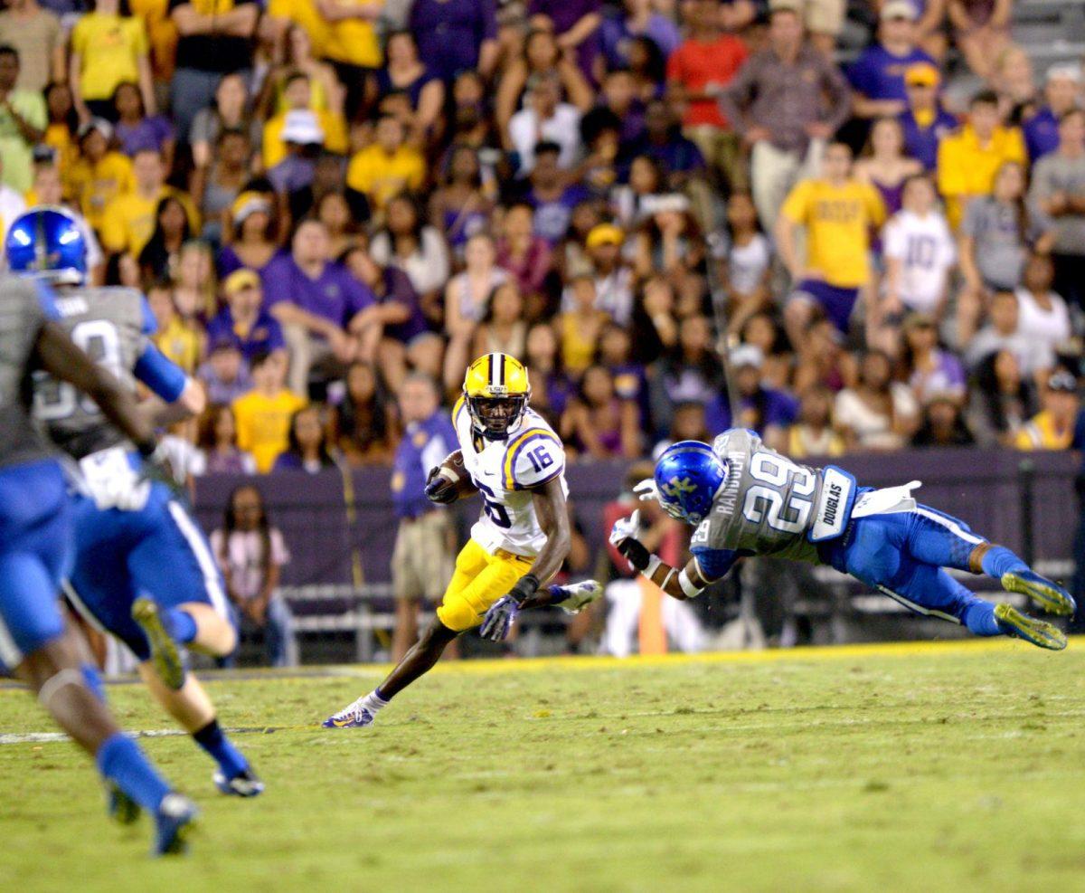 Sophomore defensive back Tre'Davious White (16) returns a punt for a touchdown during the Tigers' 42-3 victory against Kentucky on Saturday, October 18th, 2014.