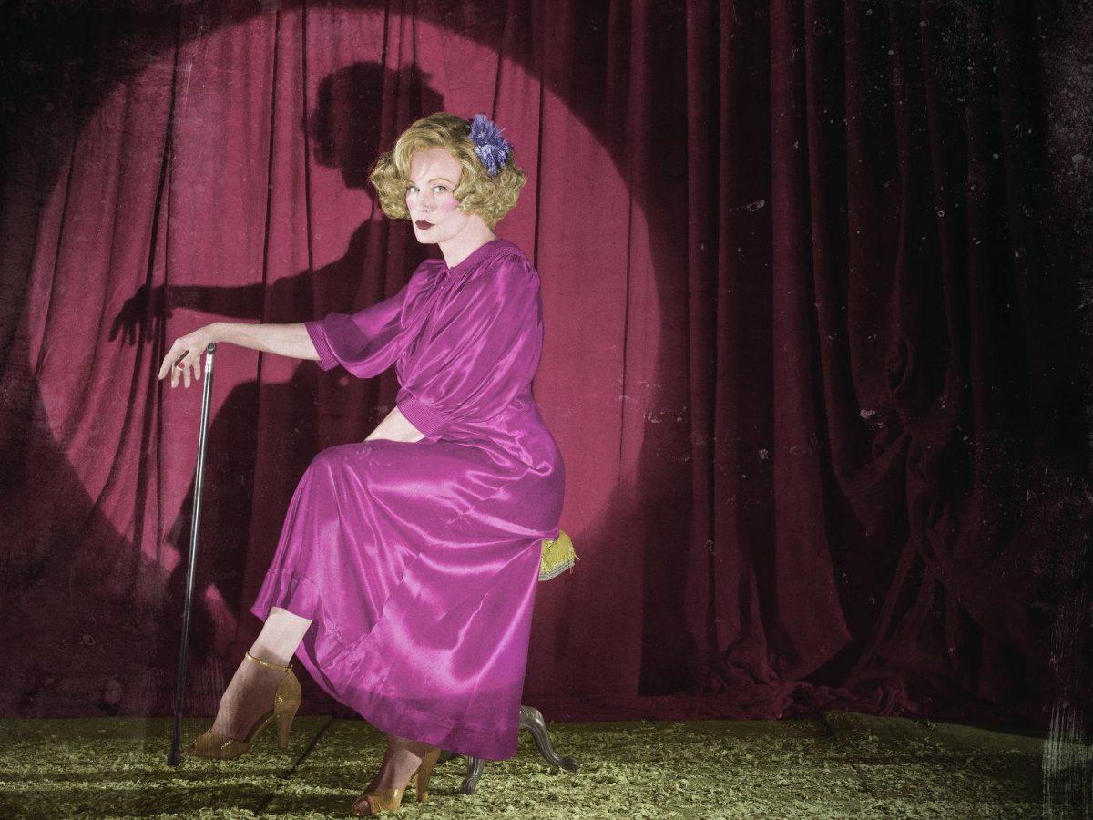 AMERICAN HORROR STORY: FREAK SHOW -- Pictured: Jessica Lange as Elsa Mars. CR: Frank Ockenfels/FX