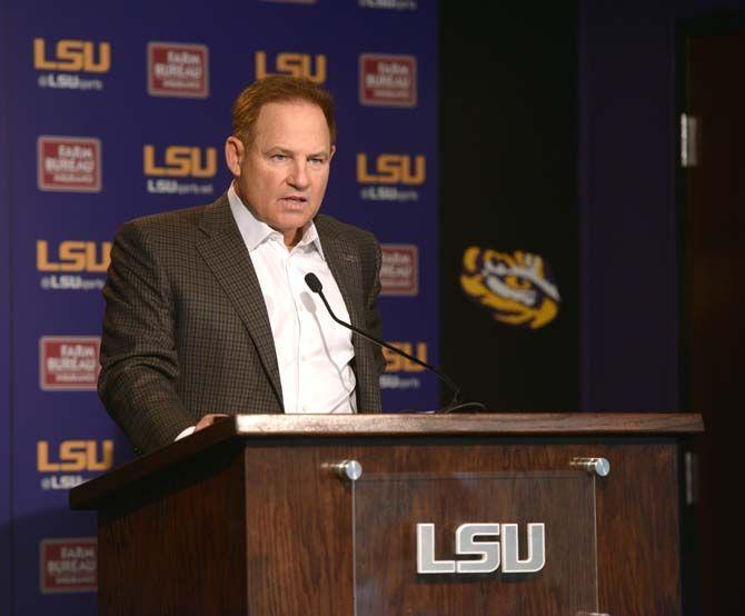 LSU head coach Les Miles addresses the media in his weekly meeting Lunch with Les Monday, Nov. 3, 2014.