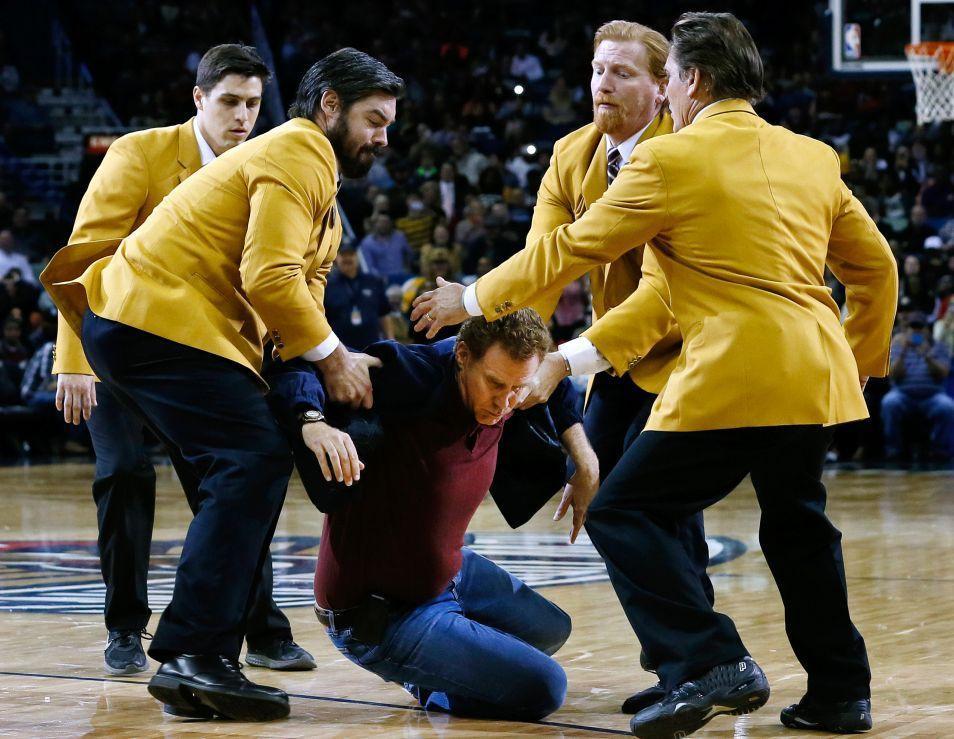 Will Ferrell, Mark Wahlberg hijack Pelicans halftime show to shoot scenes for 'Daddy's Home'