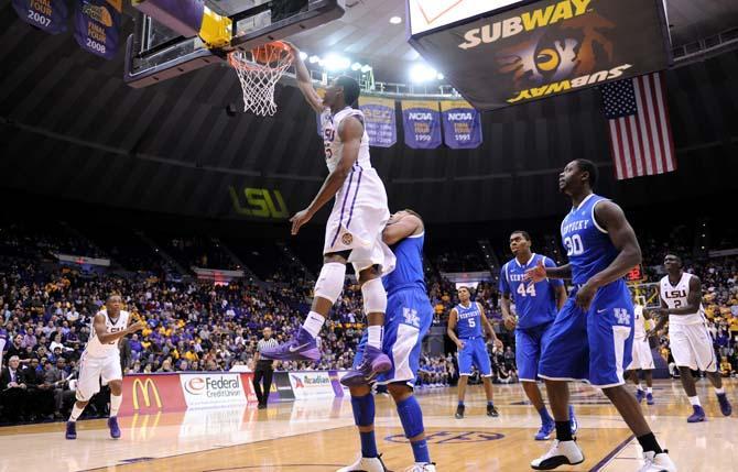 O'Bryant, defense key 87-82 upset of Kentucky