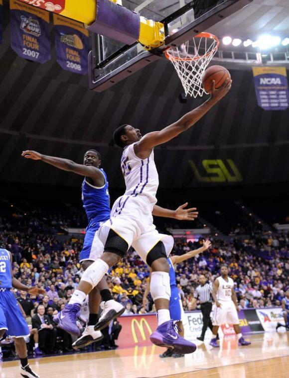 O'Bryant, defense key 87-82 upset of Kentucky