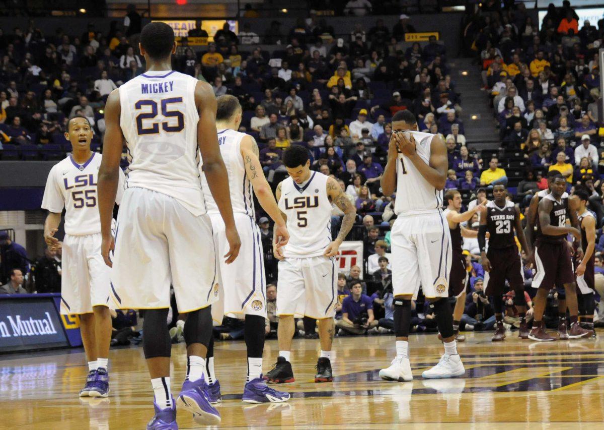 LSU basketball team gathers after a timeout during Tigers' defeat 67-64 against Texas A&amp;M on Saturday, Jan. 17, 2015 in the Pete Maravich Assembly Center.