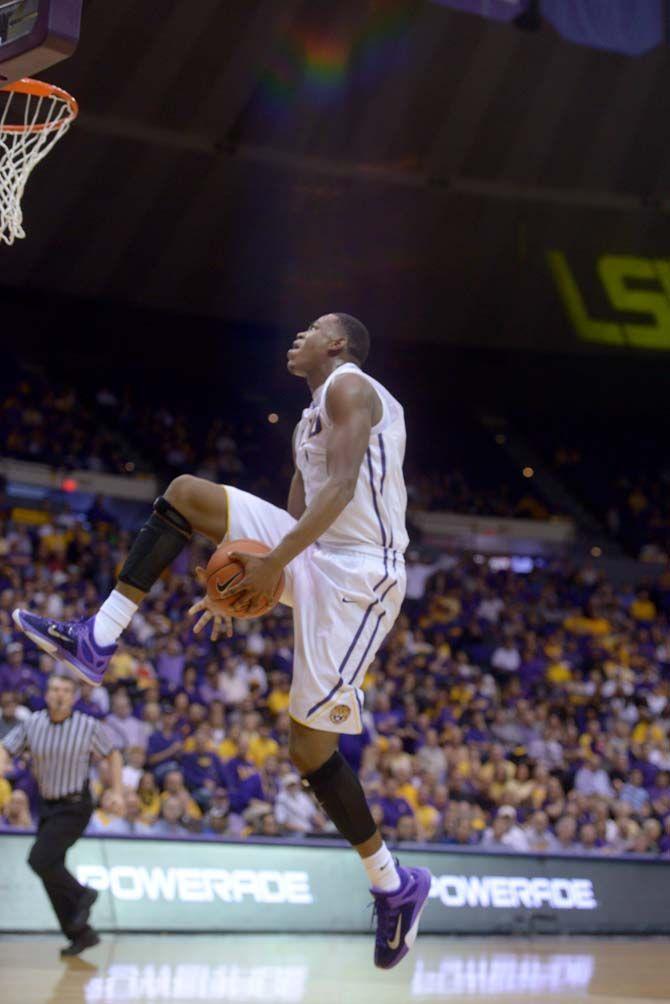 LSU records season sweep of Florida with 70-63 win