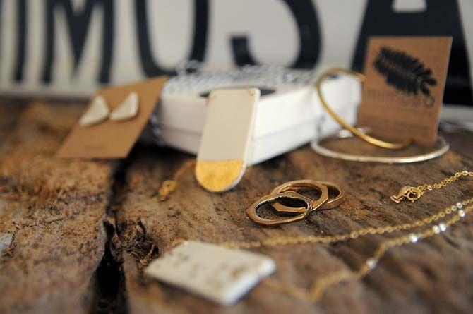 Alumna sells handmade jewelry of LA symbols