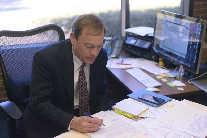 New LSU general counsel Thomas Skinner is using past experiences to adjust to his new job.