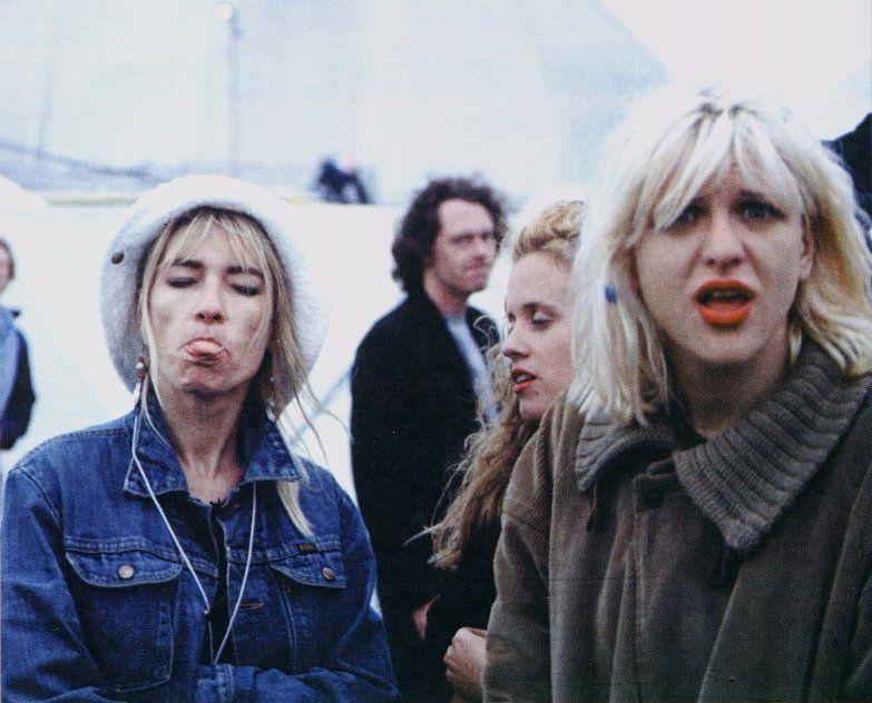 Kim Gordon, Kat Bjelland and Courtney love at Reading 1991.