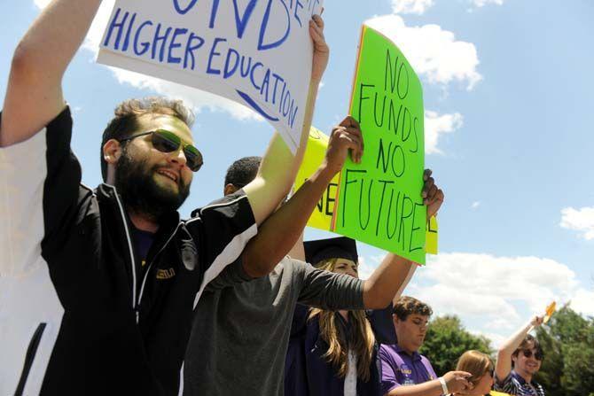 Second march on capitol protests cuts to higher education