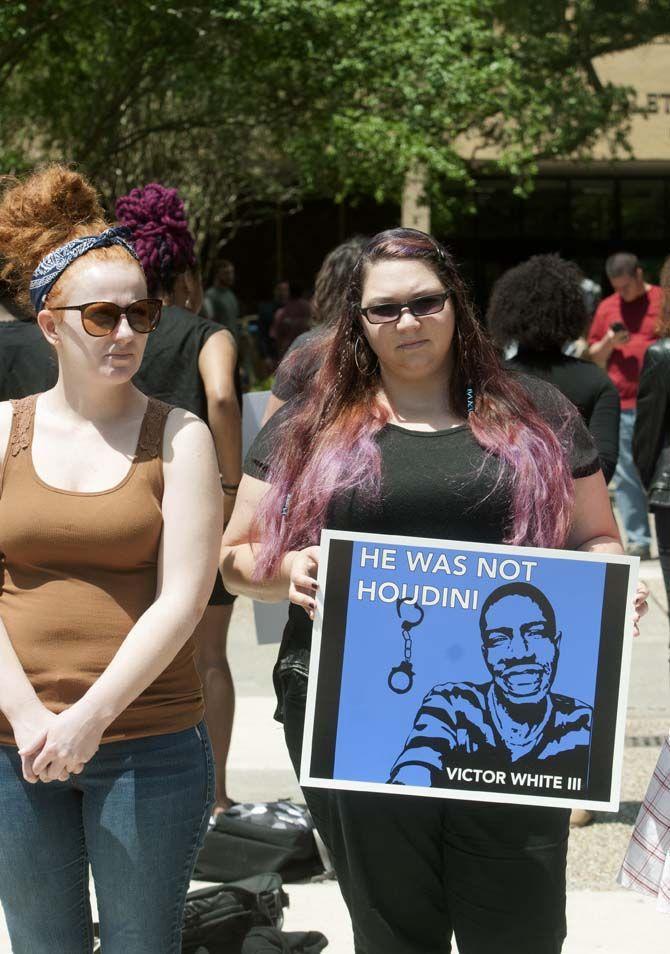 LSU students stand in solidarity with protesters in Baltimore