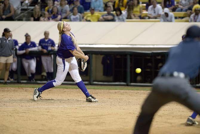 LSU freshman pitcher Carley Hoover (21) pitches on March 31, 2015 during the Tigers' 7-3 victory against UL Monroe in Tiger Park.