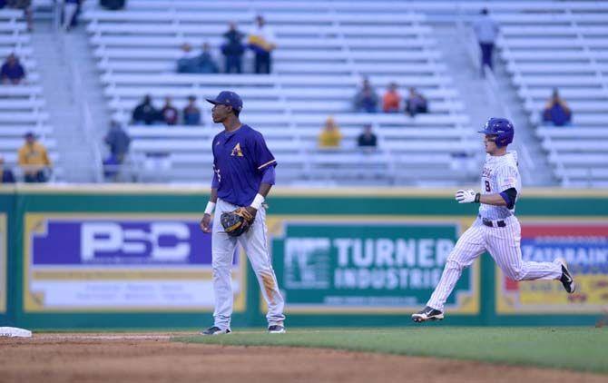 LSU junior infielder, Alex Bregman, takes off to second base during LSU's 6-1 win on Tuesday, Apr. 28, 2015 against Alrcorn St. in the Alex Box Stadium.