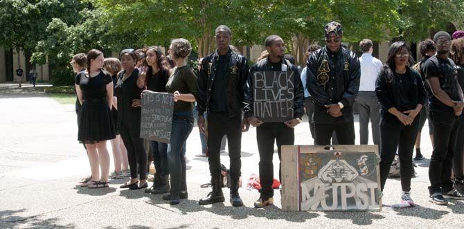 LSU students stand in solidarity with protesters in Baltimore