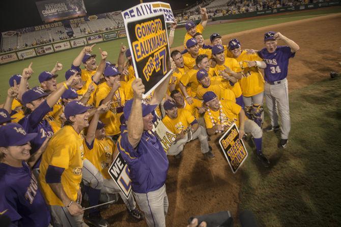 LSU baseball defeats ULL 6-3, heads to College World Series